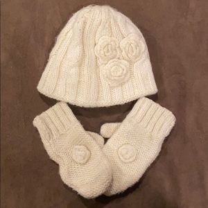 Cute hat and mittens